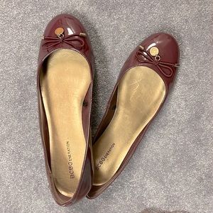 NEW Maroon Crimson Red BCBG Flats Womens Size 8.5 Like New!